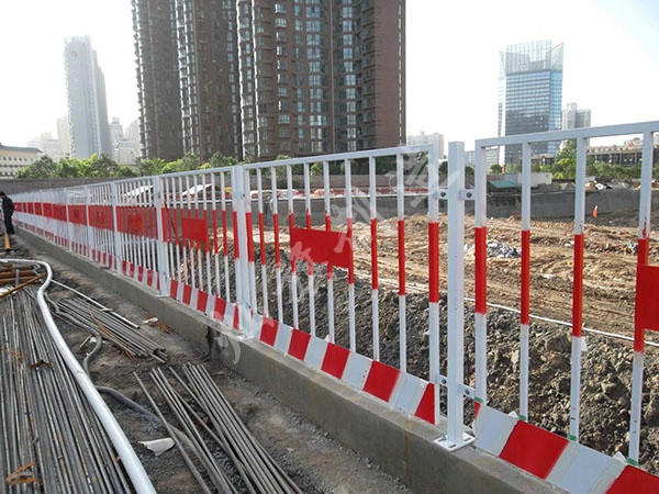 基坑護(hù)欄網(wǎng)圖片4